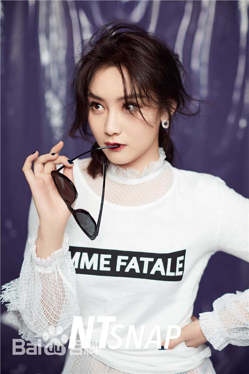 最优质尚语贤在《NTsnap》时尚大片中的相册