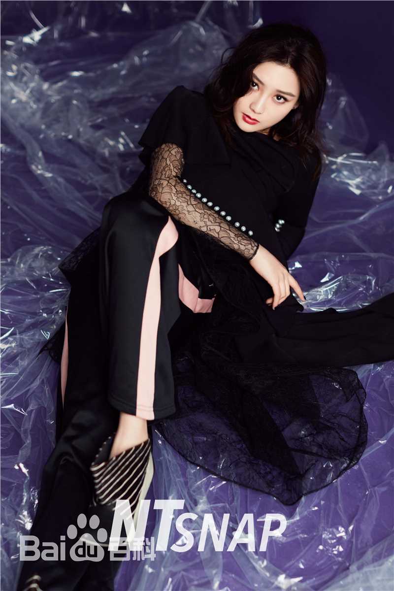 最优质尚语贤在《NTsnap》时尚大片中的相册