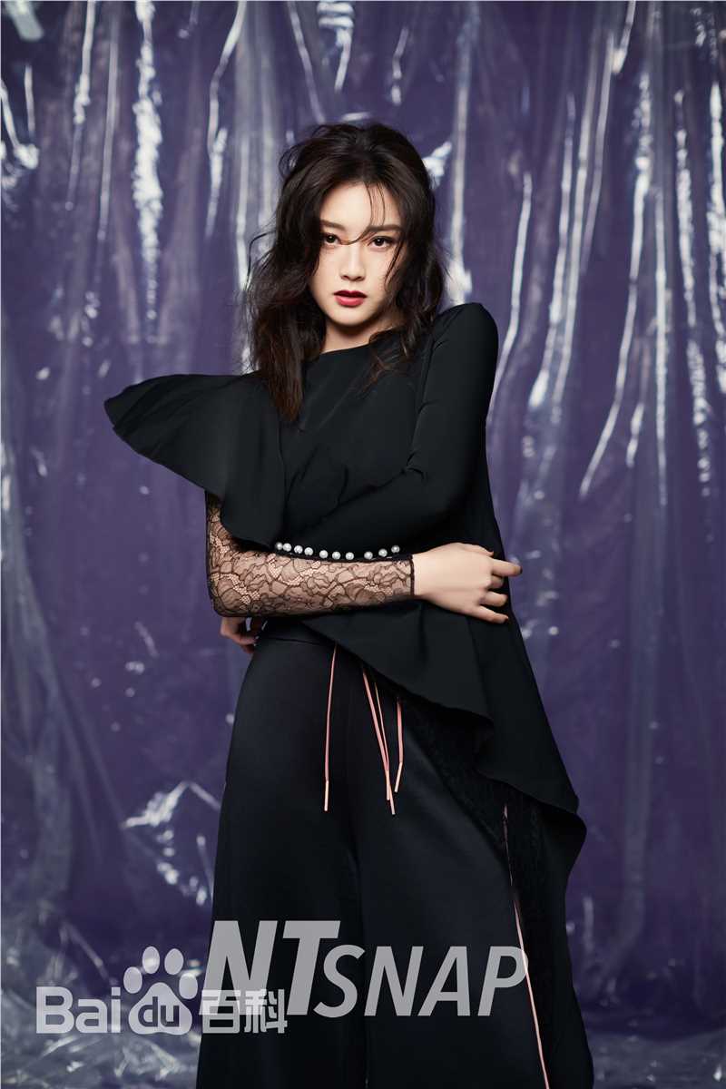 最优质尚语贤在《NTsnap》时尚大片中的相册