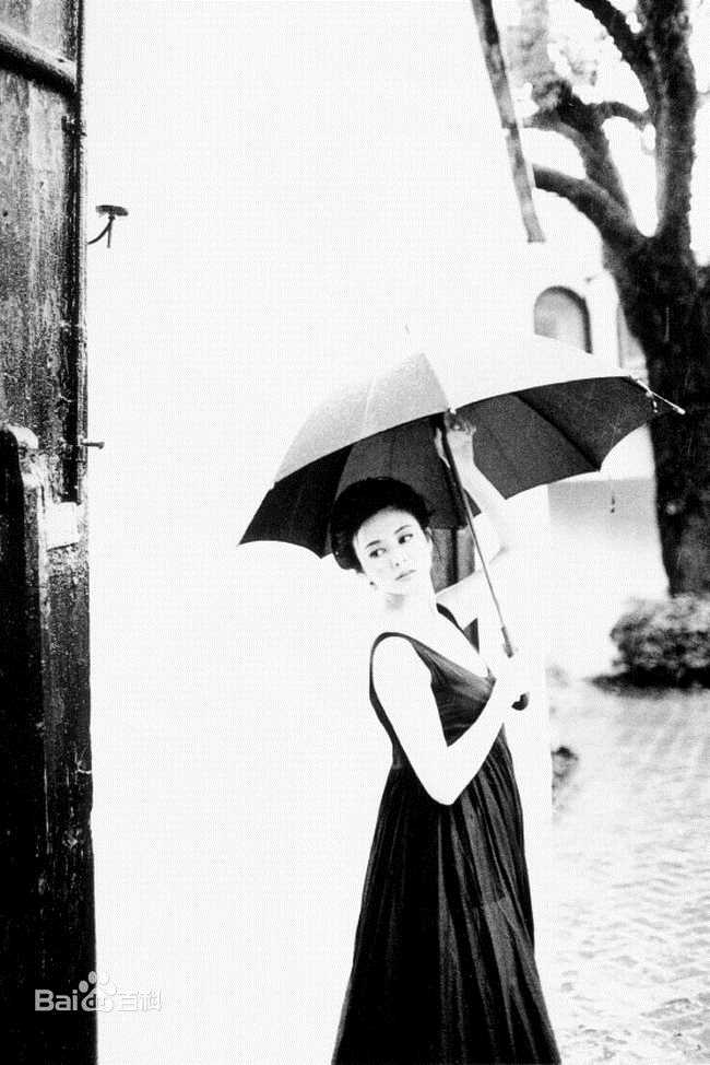 关之琳(Rosamund Kwan)前后照片