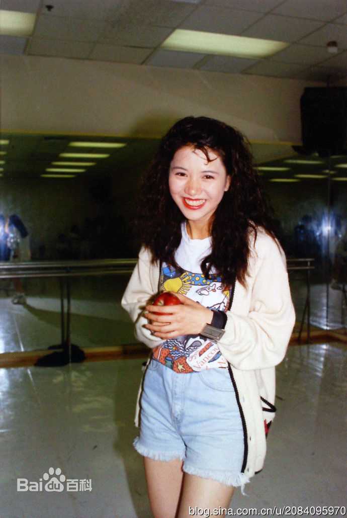 袁咏仪(Anita Yuen)工作照前后照片