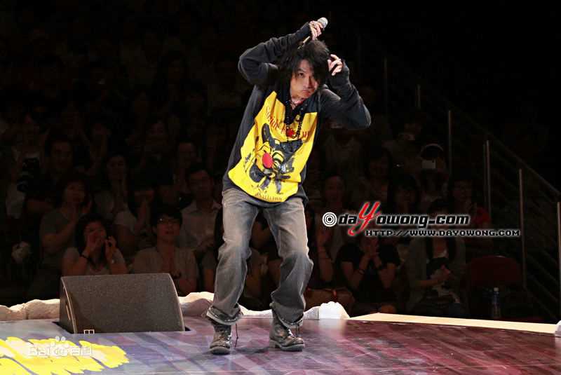 黄子华(Dayo Wong/Wong Tze Wah)栋笃笑现场照性感图片壁纸