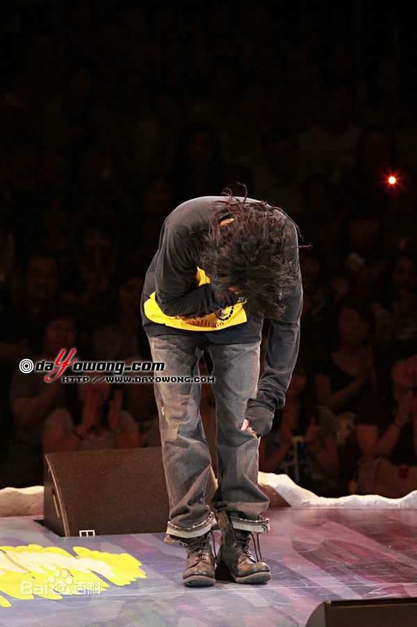 黄子华(Dayo Wong/Wong Tze Wah)栋笃笑现场照性感图片壁纸