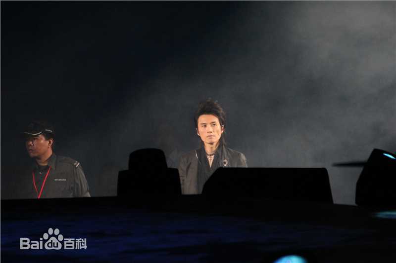 黄子华(Dayo Wong/Wong Tze Wah)栋笃笑现场照性感图片壁纸