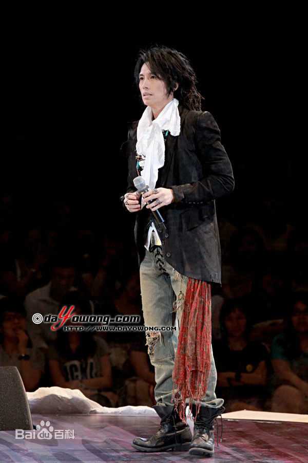 黄子华(Dayo Wong/Wong Tze Wah)栋笃笑现场照性感图片壁纸