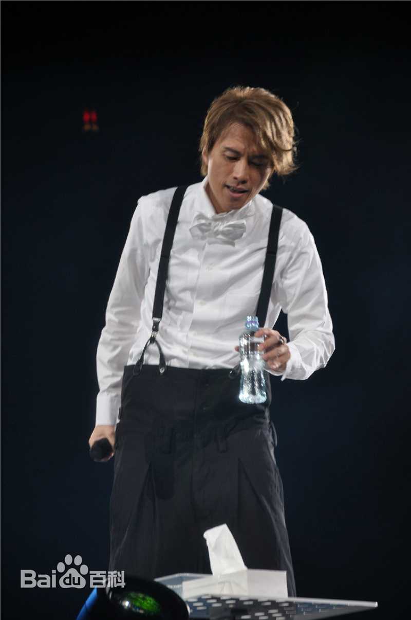 黄子华(Dayo Wong/Wong Tze Wah)栋笃笑现场照性感图片壁纸