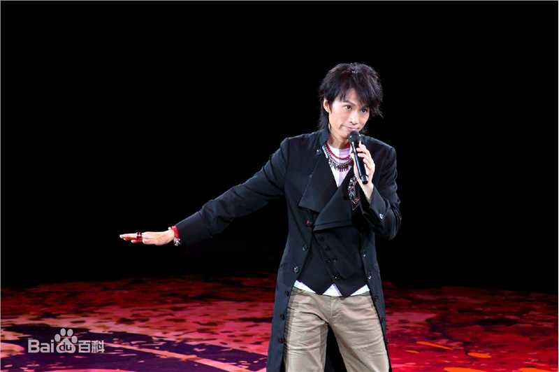 黄子华(Dayo Wong/Wong Tze Wah)栋笃笑现场照性感图片壁纸