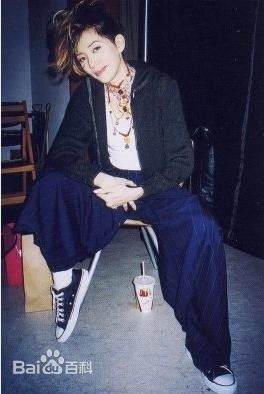 梅艳芳(Anita Mui，アニタ ·ムイ)生活照壁纸壁纸