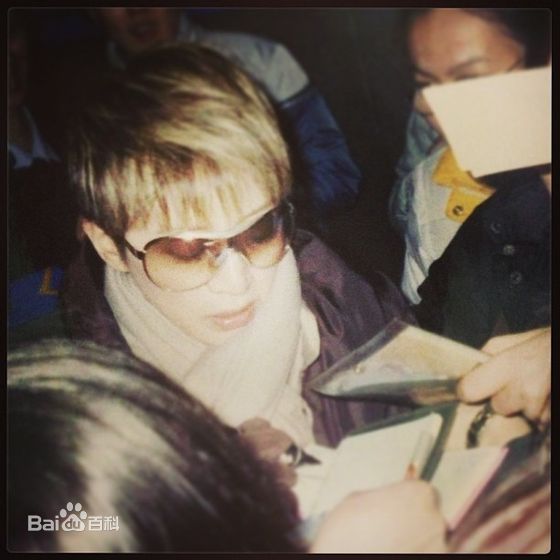 梅艳芳(Anita Mui，アニタ ·ムイ)生活照壁纸壁纸