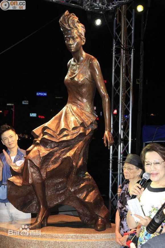 梅艳芳(Anita Mui，アニタ ·ムイ)铜像素颜照相册