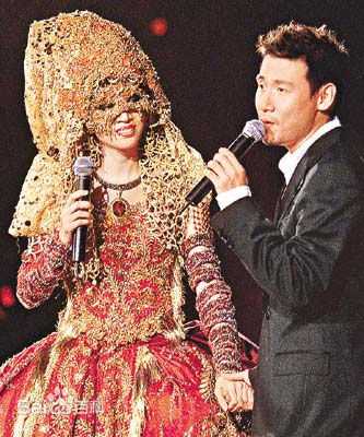 梅艳芳(Anita Mui，アニタ ·ムイ)2003年经典金曲演唱会图片图册