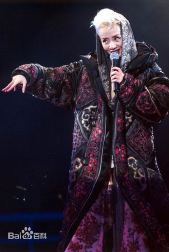 梅艳芳(Anita Mui，アニタ ·ムイ)2002年极梦幻演唱会性感图片图集