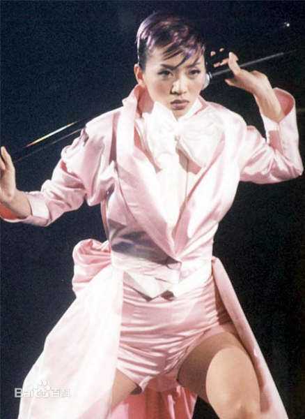 梅艳芳(Anita Mui，アニタ ·ムイ)1999年百变演唱会生活照