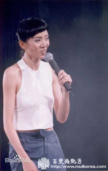 梅艳芳(Anita Mui，アニタ ·ムイ)1999年百变演唱会生活照