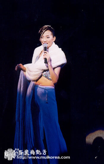 梅艳芳(Anita Mui，アニタ ·ムイ)1999年百变演唱会生活照