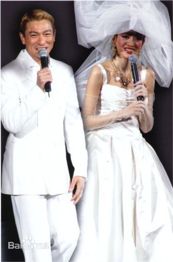 梅艳芳(Anita Mui，アニタ ·ムイ)演唱照图片图册