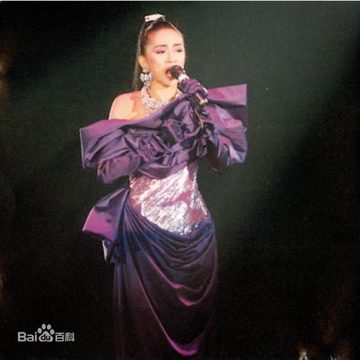 梅艳芳(Anita Mui，アニタ ·ムイ)演唱照图片图册
