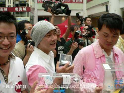 张卫健(Dicky Cheung)慈善街头筹款素颜照相册