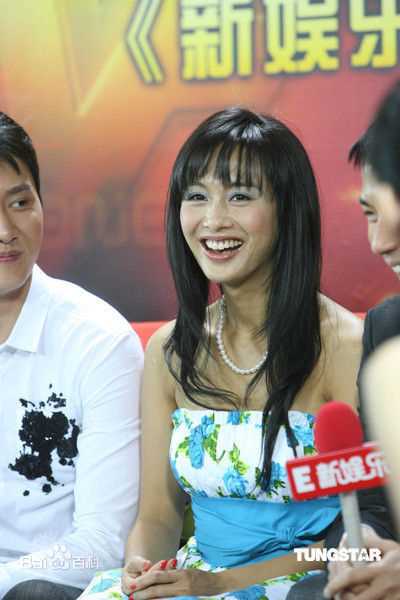 朱茵(Athena Chu)第14届上海电视节性感图片图集