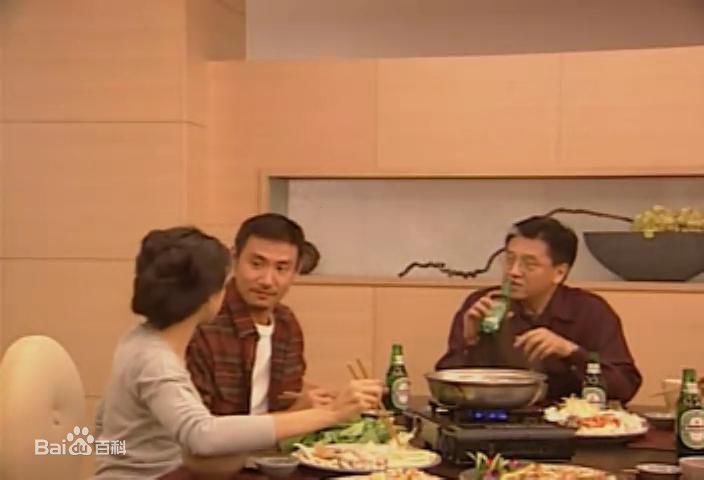 张学友(Jacky Cheung)在电视短剧《烈爱伤痕》截图中的