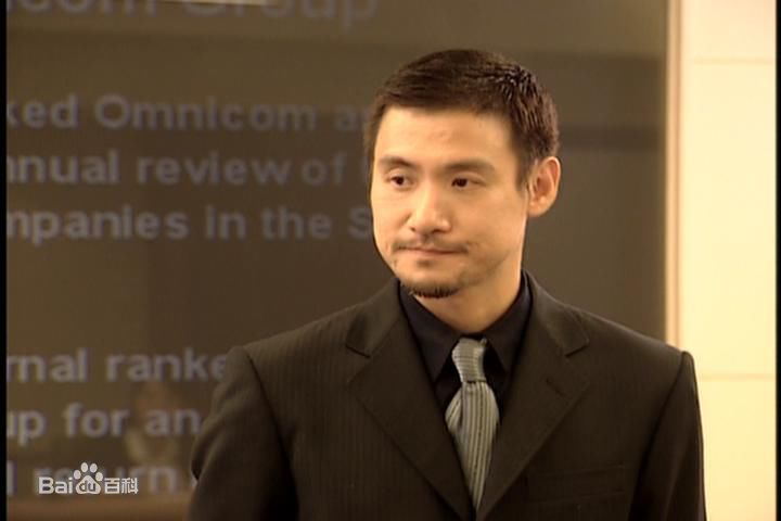 张学友(Jacky Cheung)在电视短剧《烈爱伤痕》截图中的