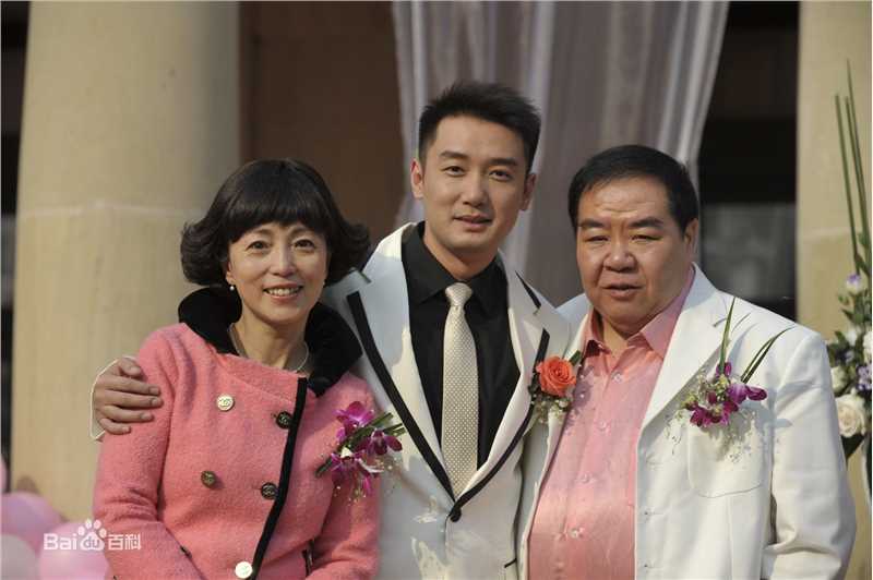 郑则仕(Kent Cheng)的个人图册前后照片