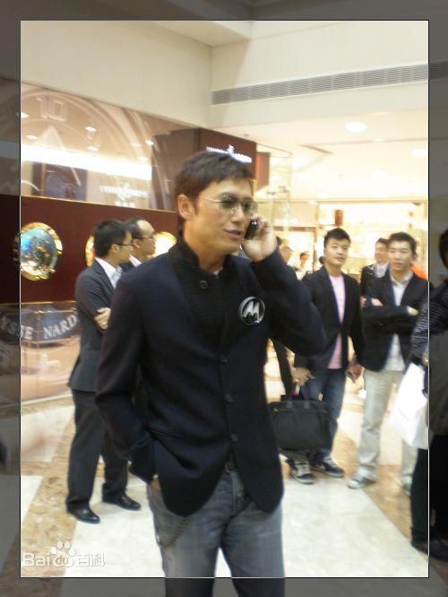 苗侨伟(Michael Miu)生活照生活照相册