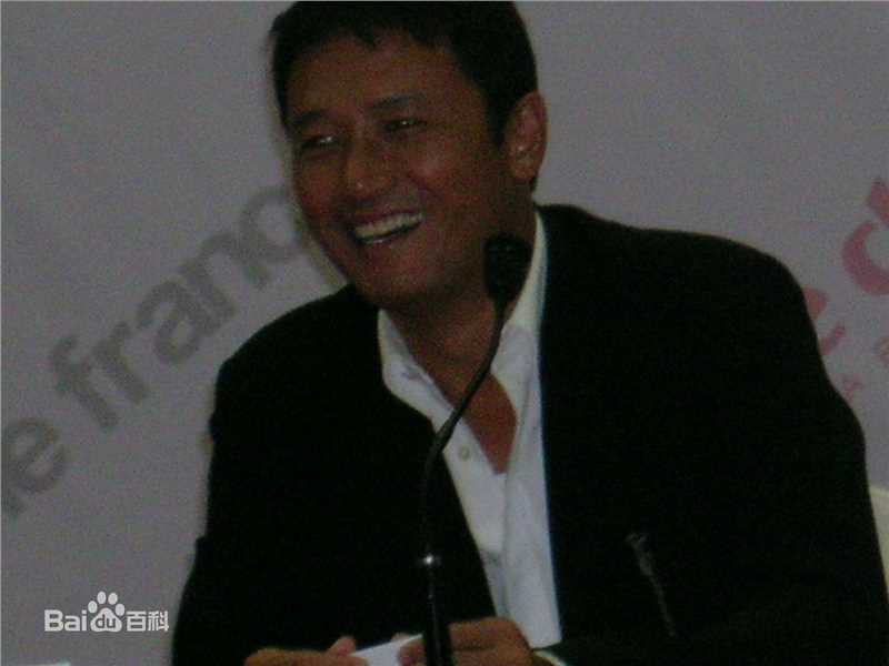 苗侨伟(Michael Miu)生活照生活照相册