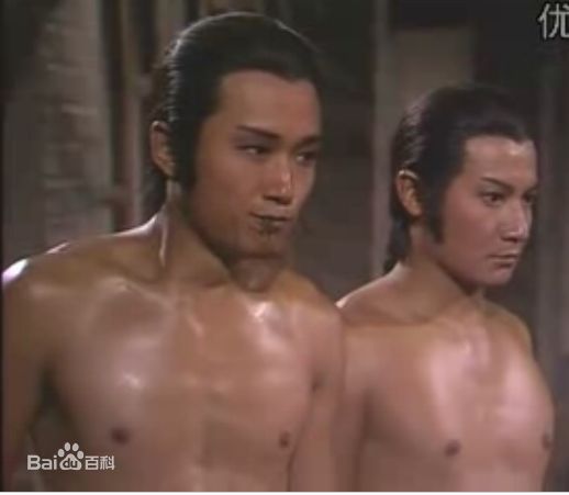 苗侨伟(Michael Miu)在1981《英雄出少年》饰胡惠乾中的