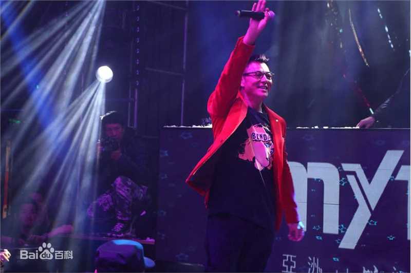 莫少聪(Max Mok)图册性感图片图集