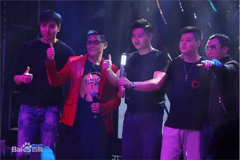 莫少聪(Max Mok)图册性感图片图集