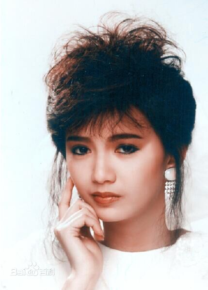 曾华倩(Margie Tsang)影楼照性感图片壁纸