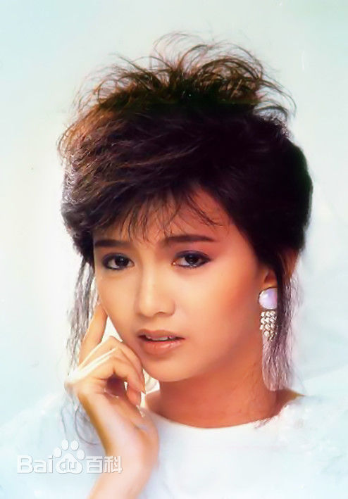 曾华倩(Margie Tsang)影楼照性感图片壁纸