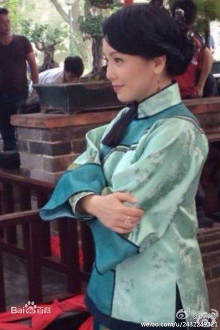 邓萃雯(Sheren Tang)在《风雷急》造型中的