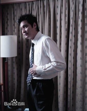 罗嘉良(Gallen Lo)2007年恒河鳄西服广告代言照素颜照相册