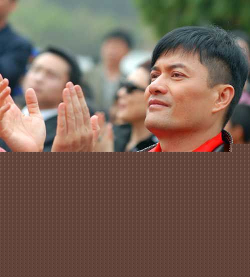 吕良伟(RayLui)红领巾系给“丁力”叔叔性感图片图集