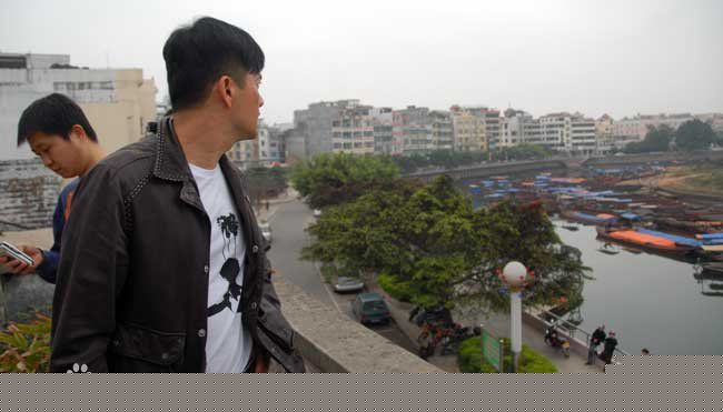 吕良伟(RayLui)红领巾系给“丁力”叔叔性感图片图集