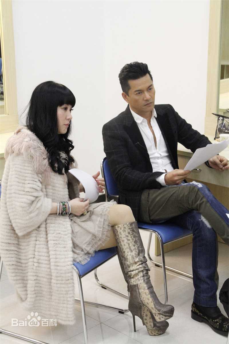 吕良伟(RayLui)夫妇录制节目性感图片图集