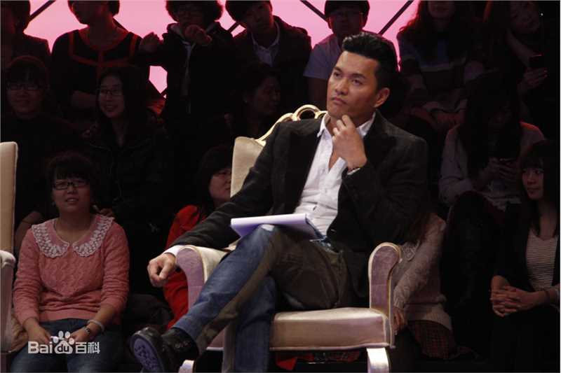 吕良伟(RayLui)夫妇录制节目性感图片图集