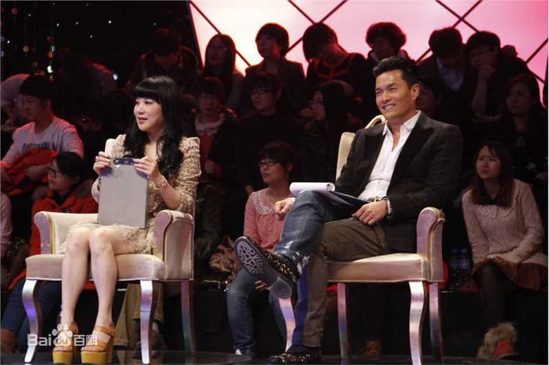 吕良伟(RayLui)夫妇录制节目性感图片图集