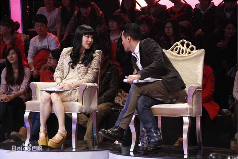 吕良伟(RayLui)夫妇录制节目性感图片图集