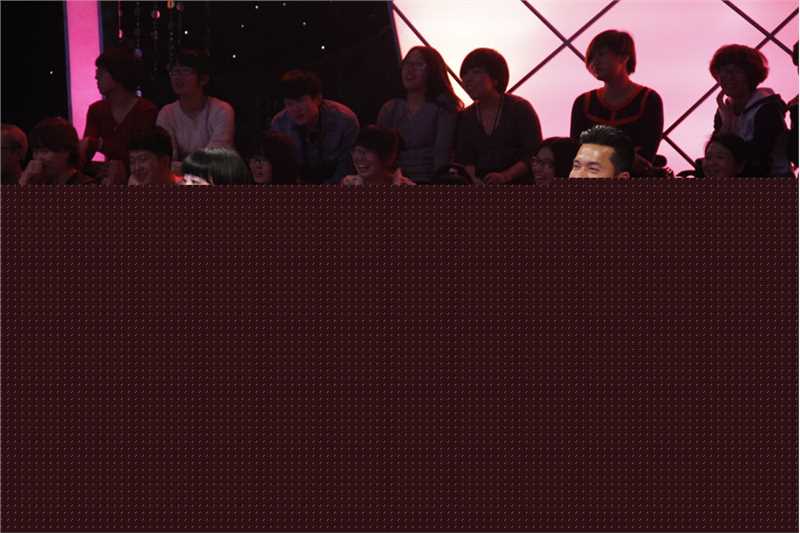 吕良伟(RayLui)夫妇录制节目性感图片图集