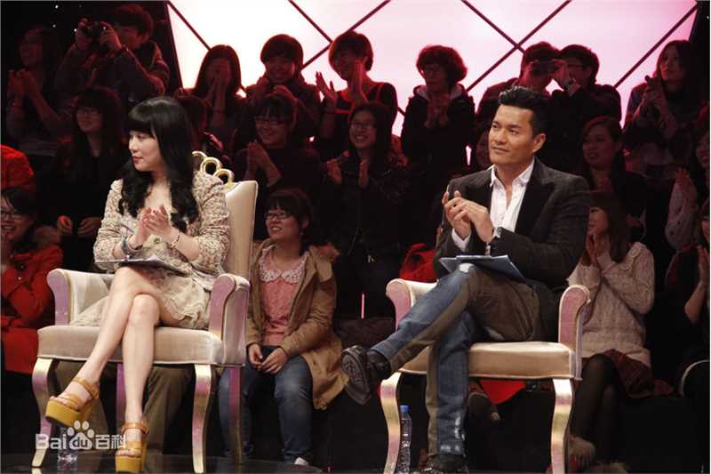 吕良伟(RayLui)夫妇录制节目性感图片图集