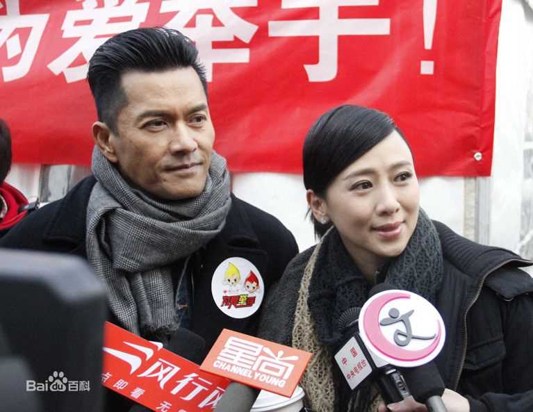 吕良伟(RayLui)2013公益献血“触动心灵为爱举手”图片图册