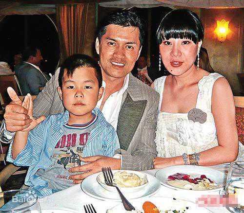 吕良伟(RayLui)一家人图册