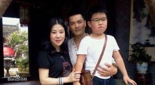 吕良伟(RayLui)一家人图册