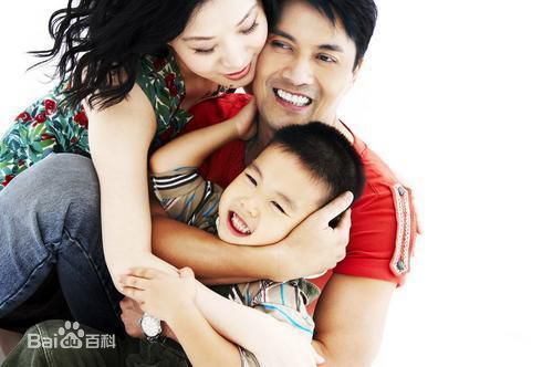 吕良伟(RayLui)一家人图册