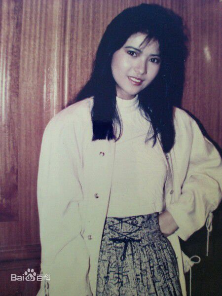 最新蓝洁瑛(Yammie Lam)壁纸