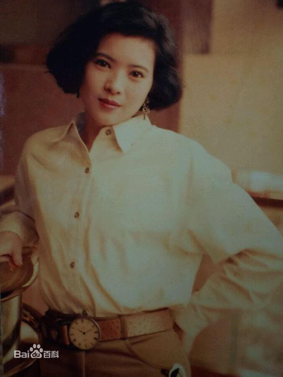 最新蓝洁瑛(Yammie Lam)壁纸