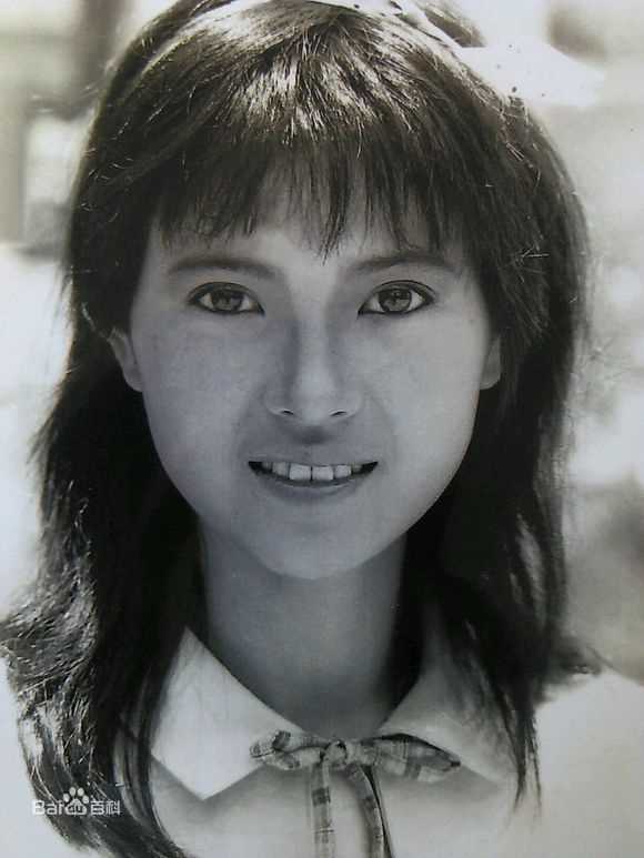 最新蓝洁瑛(Yammie Lam)壁纸